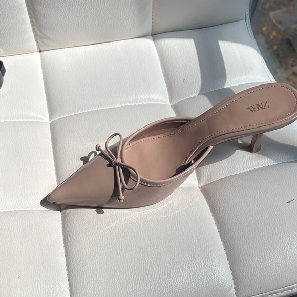 Zara Women's Nude Pointed-Toe Mules - Picture 9 of 15